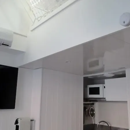 Mezzanine En Centre-ville, Proche Casino Et Apartamento